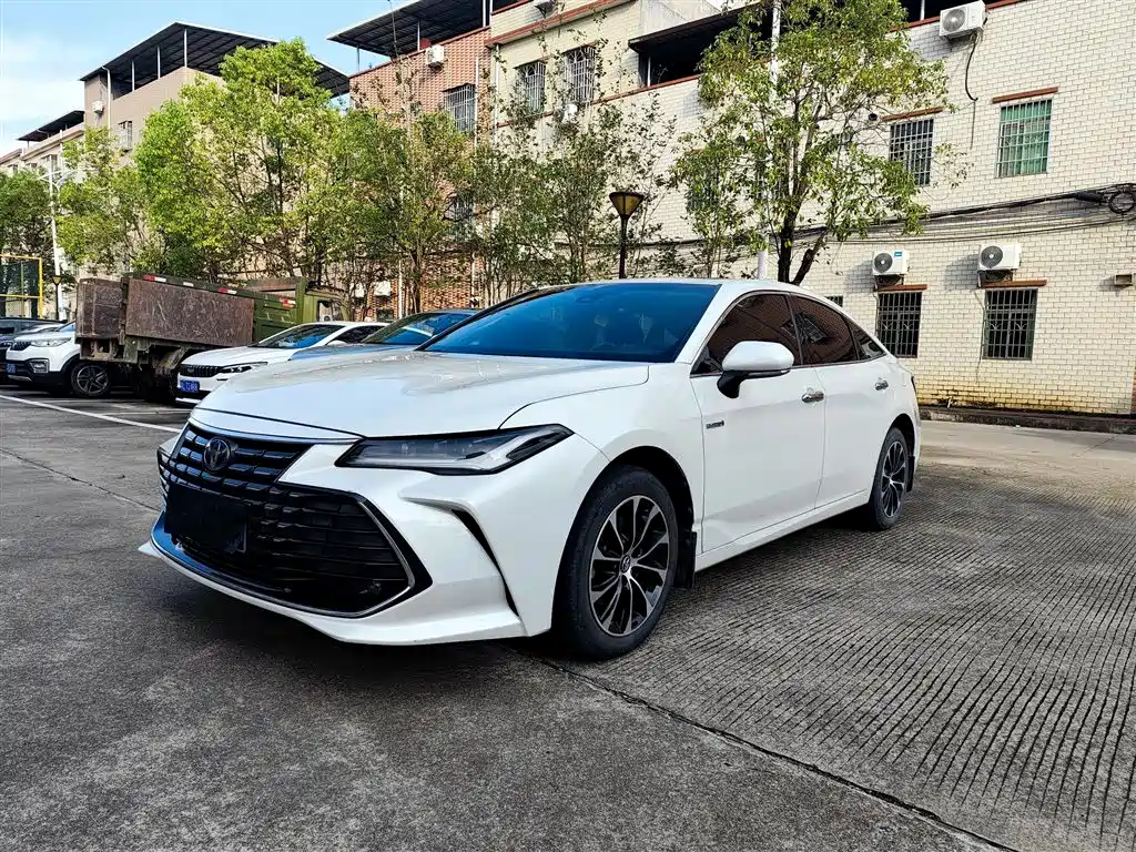 Toyota Avalon 2023 — фото 1