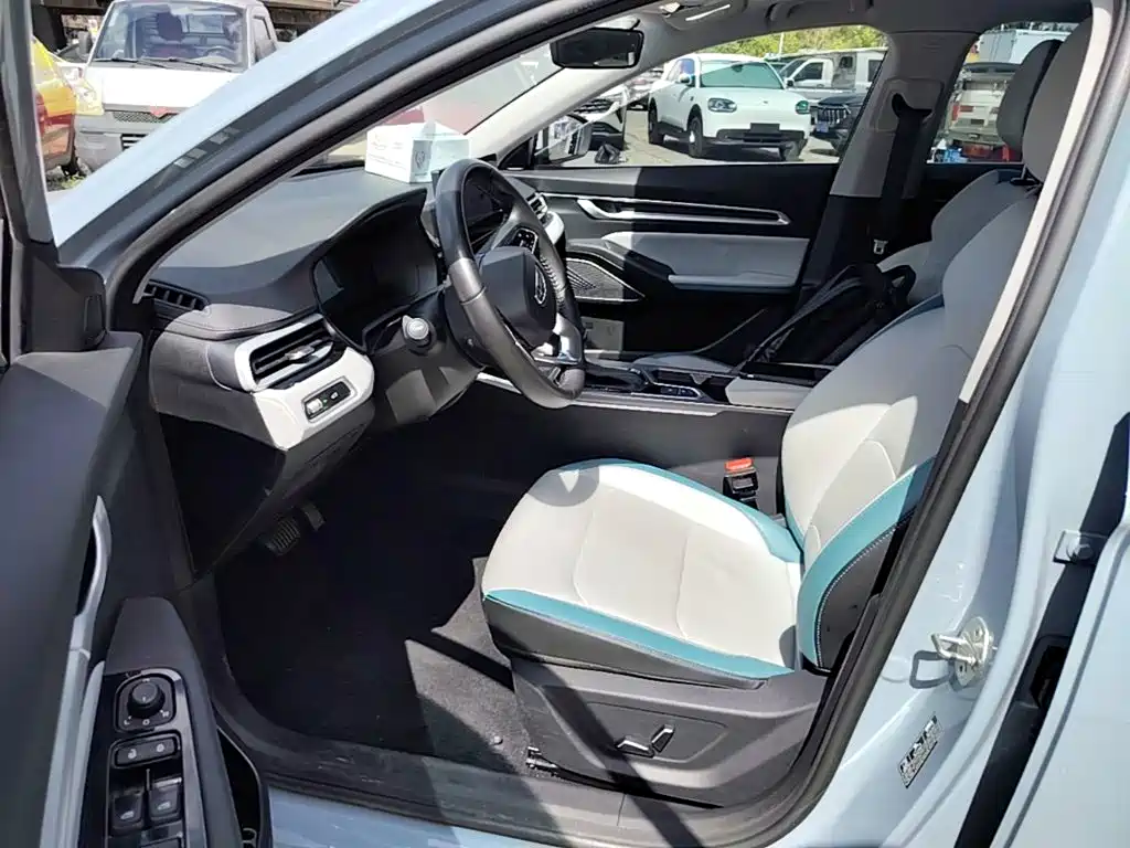 Geely Emgrand 2023 — фото 16