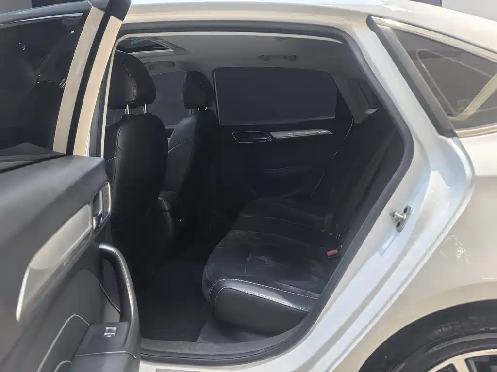 Roewe i6 New Energy 2021 — фото 12