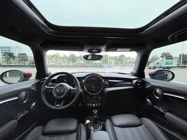 MINI JCW 2023
