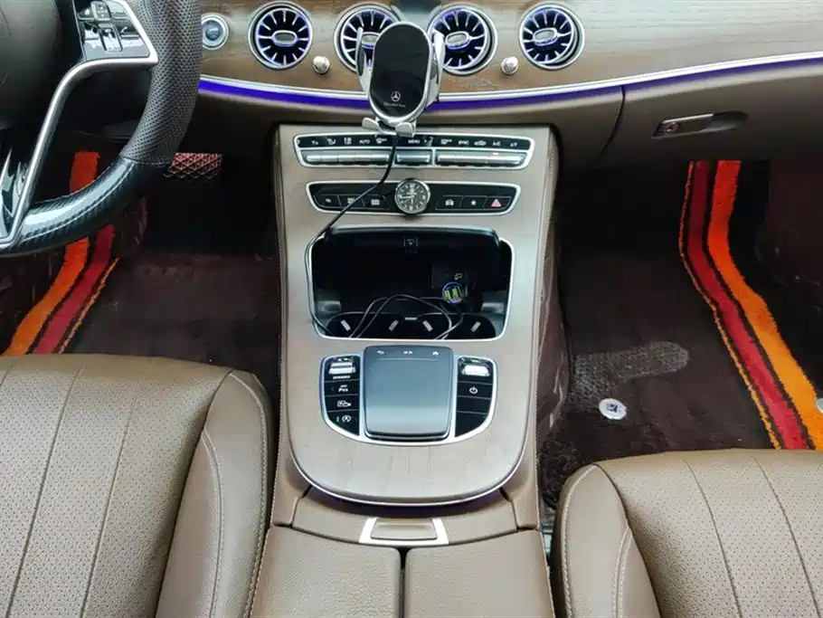 Mercedes-Benz E-Class 2023 — фото 16
