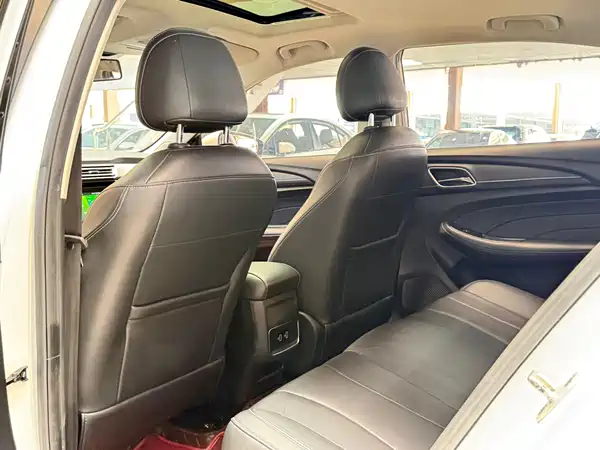Roewe i5 2020