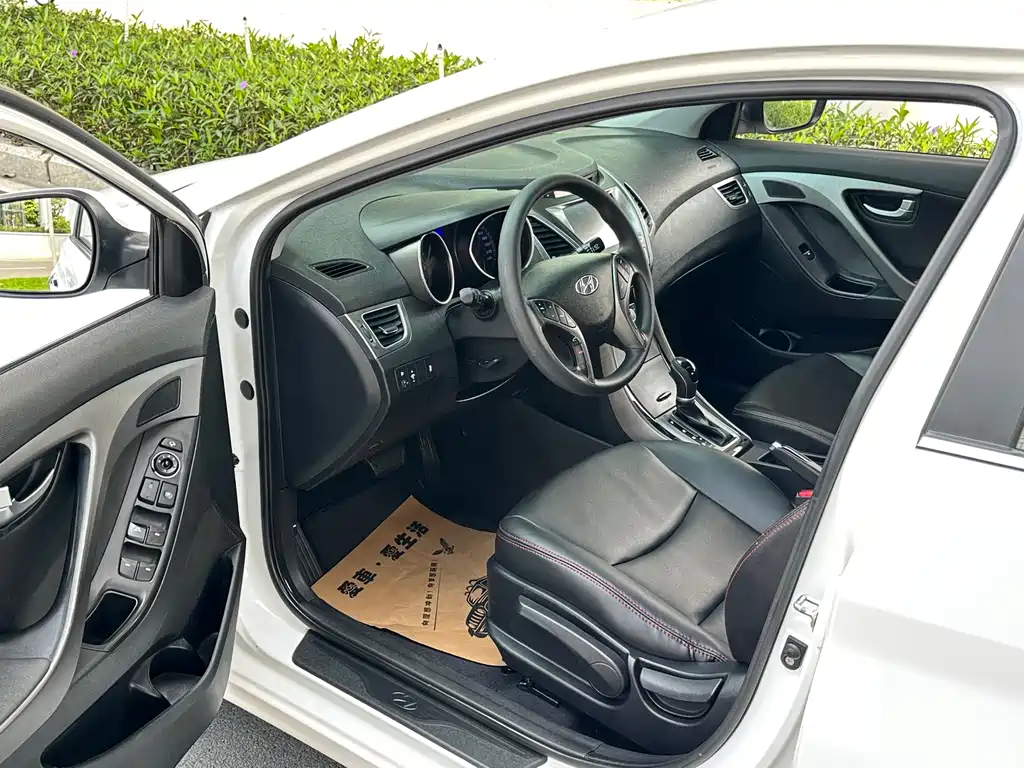 Hyundai Elantra Langdong 2016 — фото 15