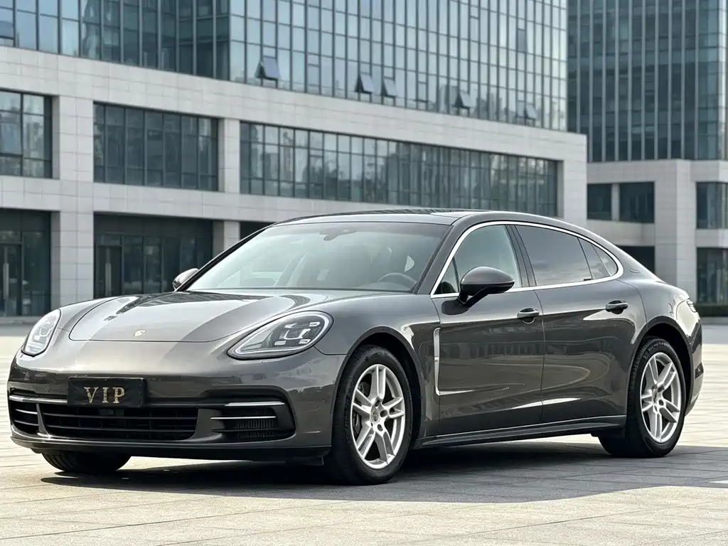 Porsche Panamera 2017 — фото 1