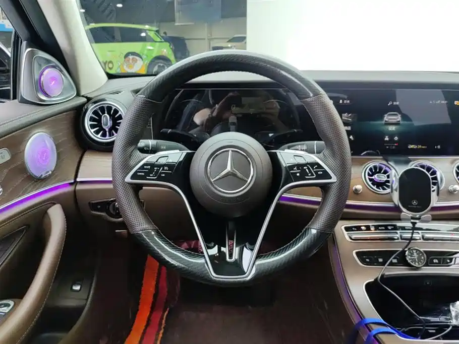 Mercedes-Benz E-Class 2023 — фото 15