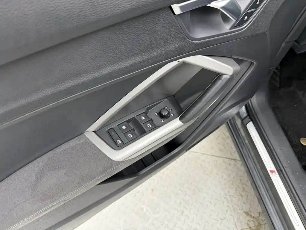Audi Q3 2023 — фото 12