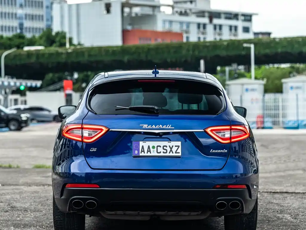 Maserati Levante 2016 — фото 18