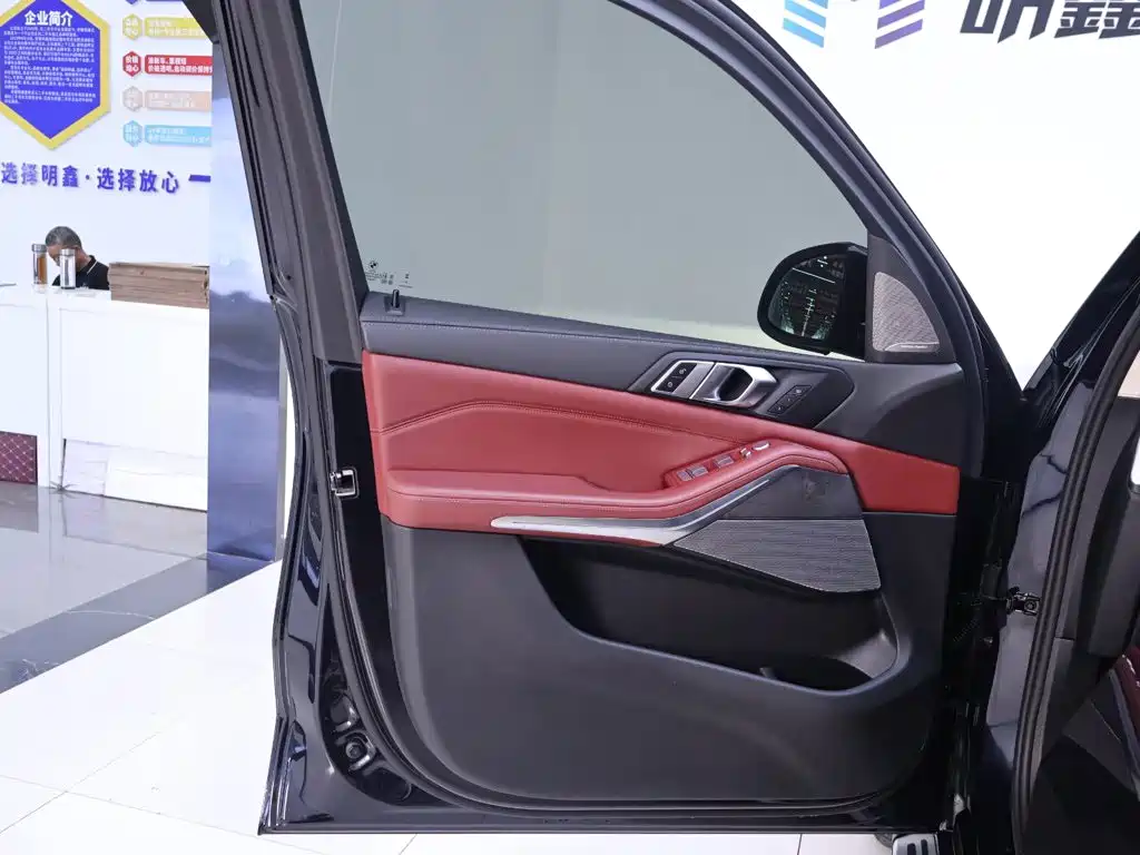 BMW X5 2025 — фото 18