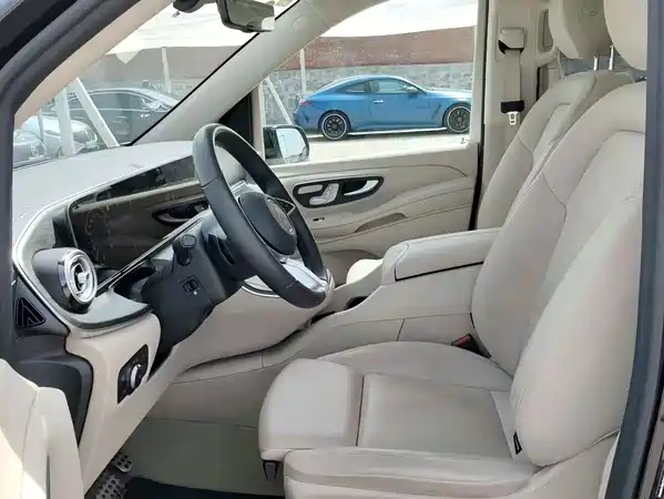 Mercedes-Benz V-Class 2025