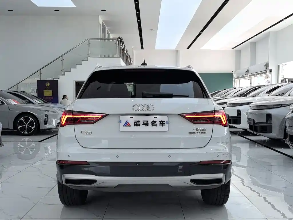 Audi Q3 2020 — фото 14
