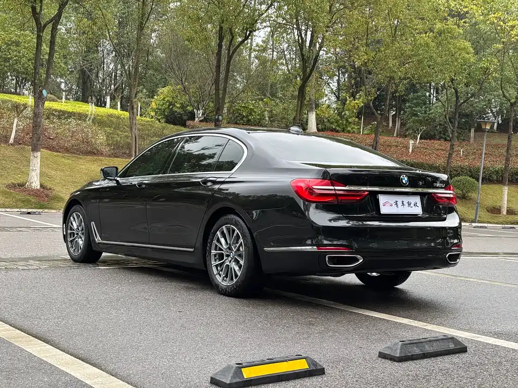 BMW 7 Series 2017 — фото 7