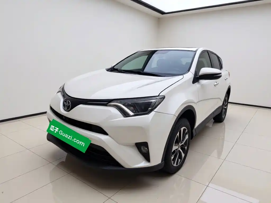 Toyota RAV4 2016 — фото 1