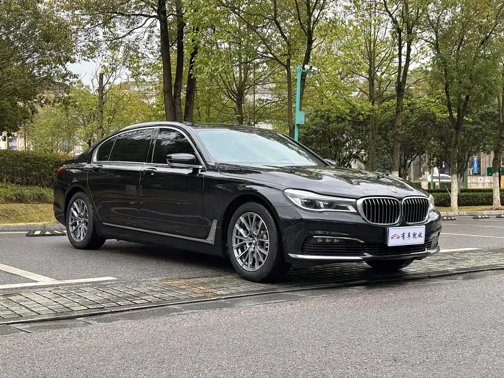 BMW 7 Series 2017 — фото 3