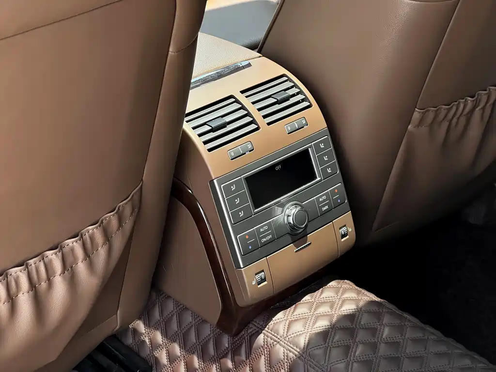 Volkswagen Phaeton 2014 — фото 14
