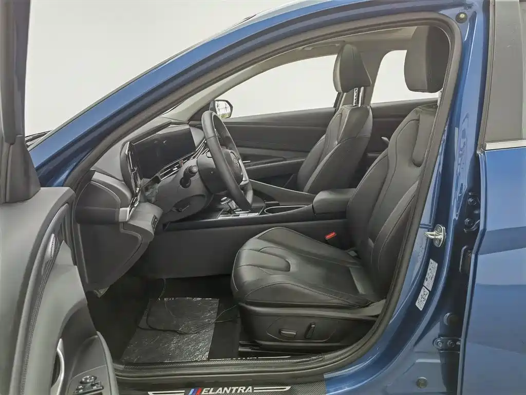 Hyundai Elantra 2023 — фото 10