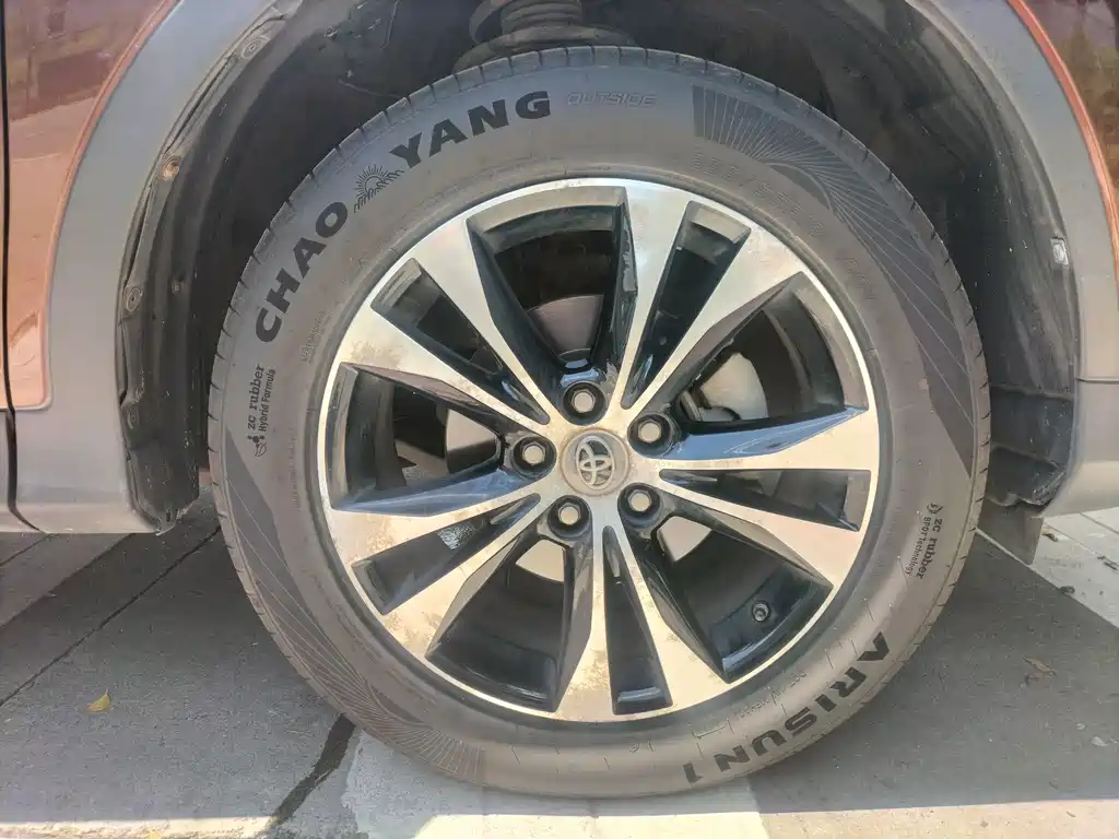 Toyota RAV4 2016 — фото 15