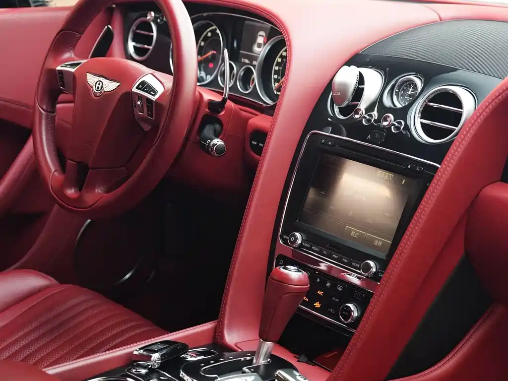 Bentley Continental 2017 — фото 10