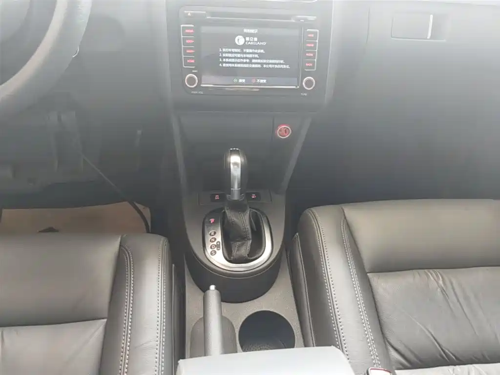 Volkswagen Touran 2015 — фото 14