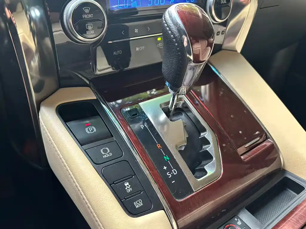 Toyota Alphard 2015 — фото 10