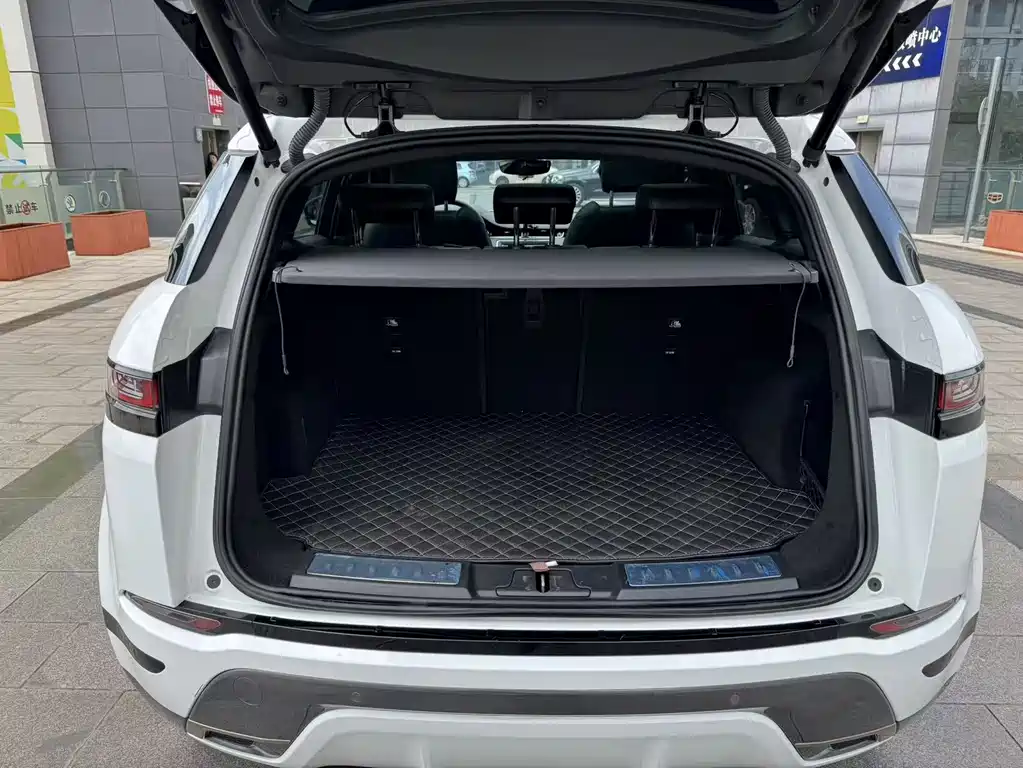 Land Rover Evoque 2021 — фото 32