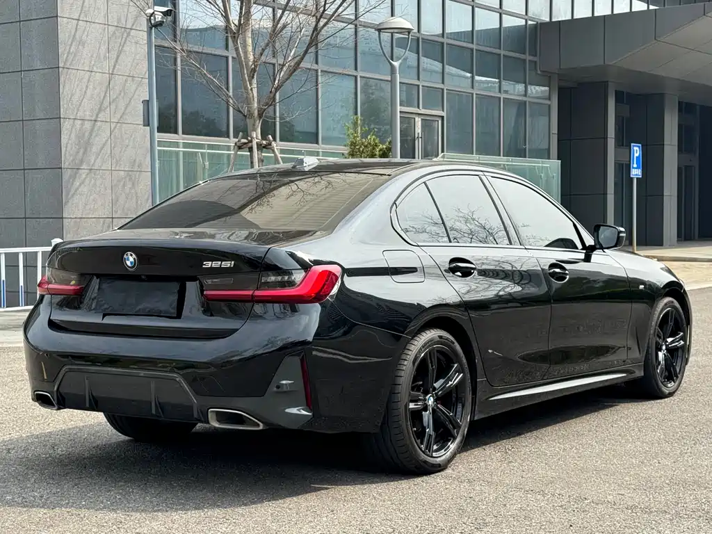 BMW 3 Series 2023 — фото 14