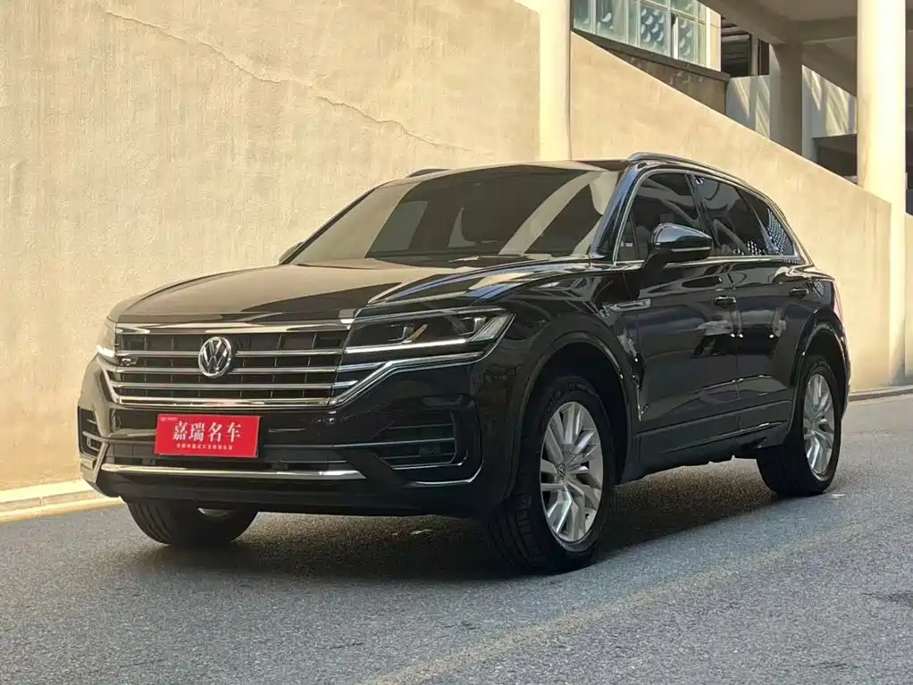 Volkswagen Touareg 2020 — фото 1