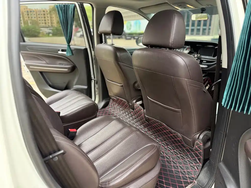 GAC Motor Trumpchi M6 2019 — фото 13
