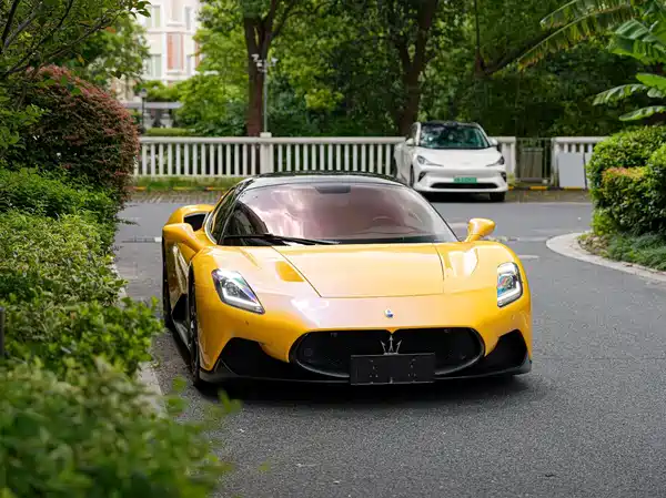 Maserati MC20 2023