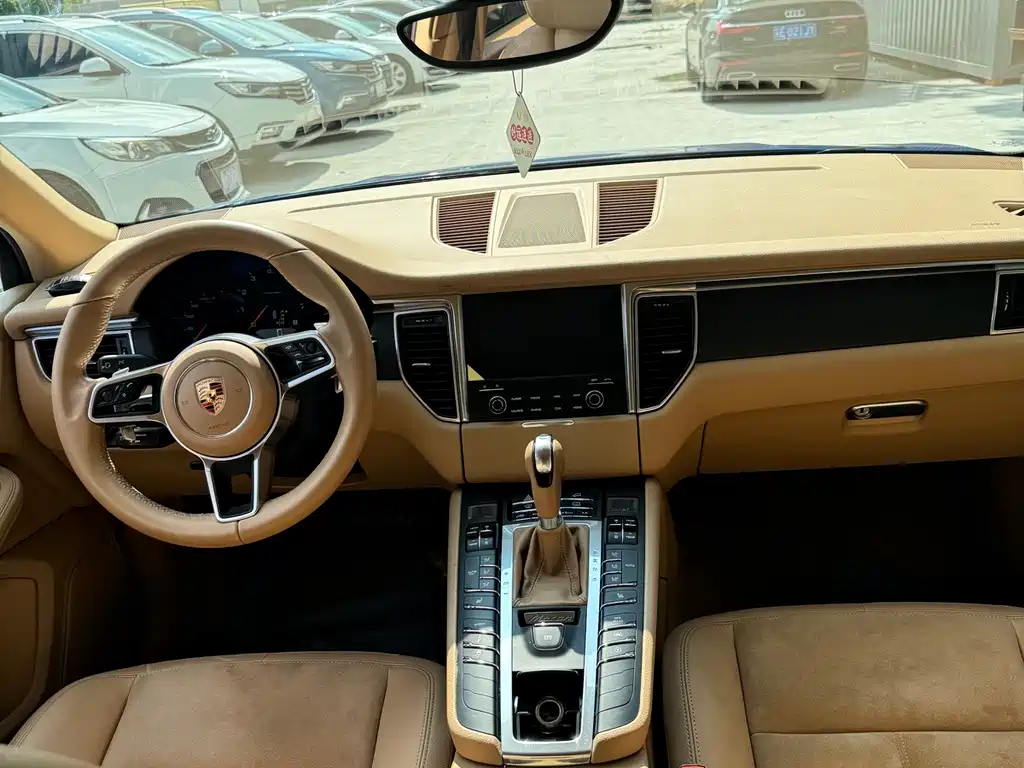 Porsche Macan 2016 — фото 12