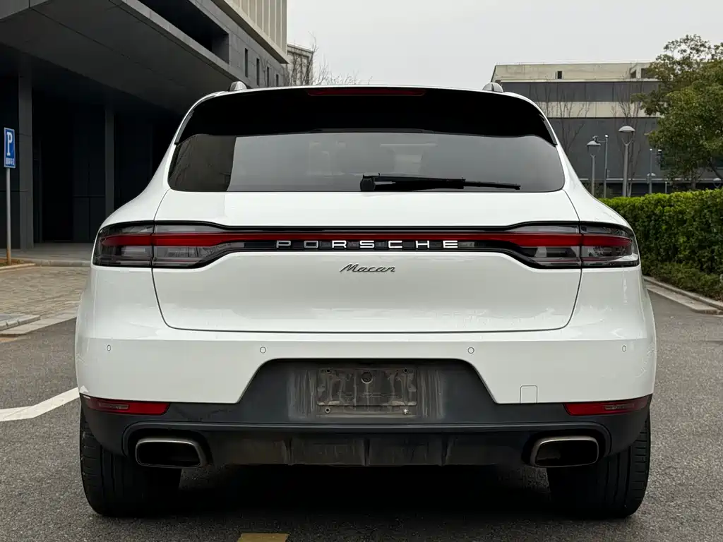 Porsche Macan 2020 — фото 17