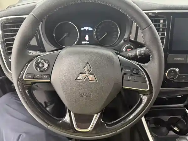 Mitsubishi Outlander 2021