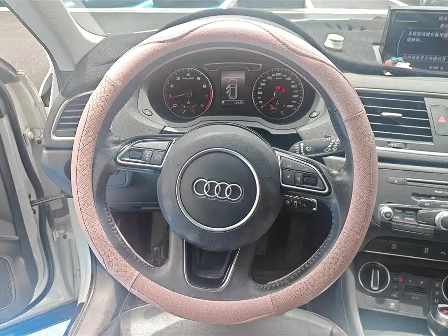Audi Q3 2016 — фото 15