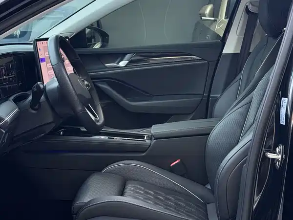 Volkswagen Magotan 2025