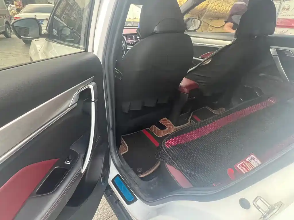 Geely Binyue 2021