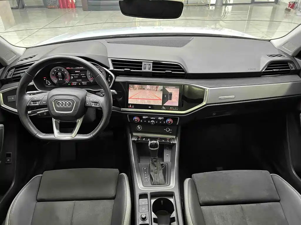 Audi Q3 2022 — фото 2