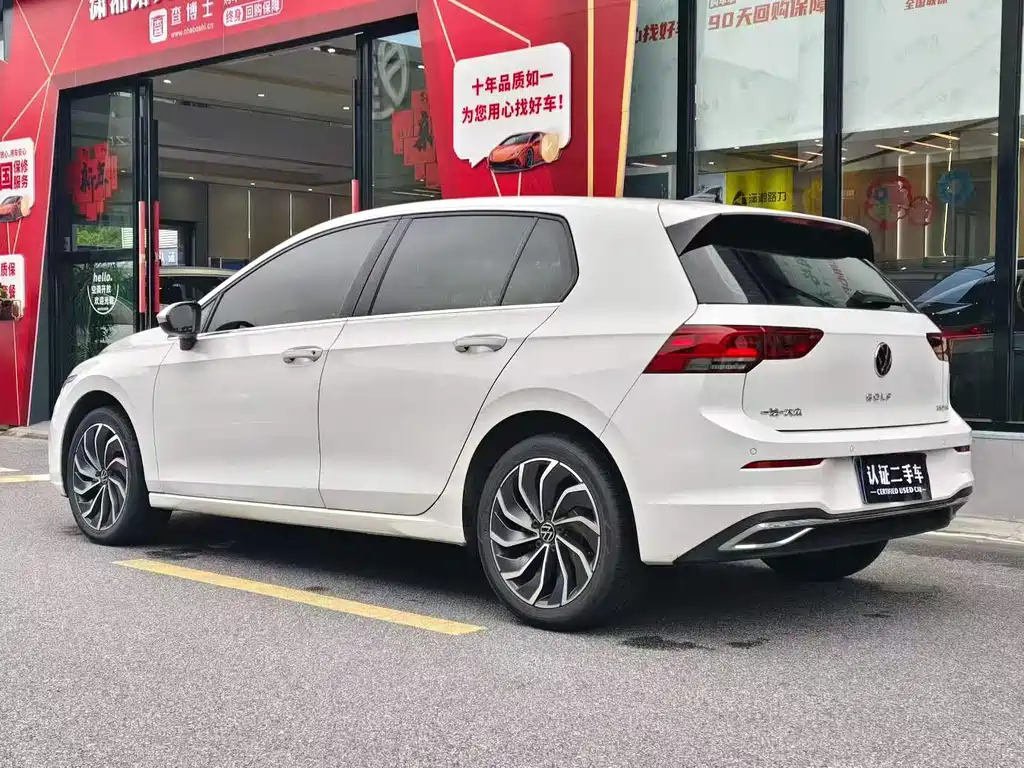 Volkswagen Golf 2025