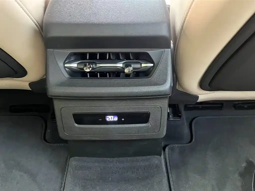 Audi Q6L E-Tron 2025 — фото 14