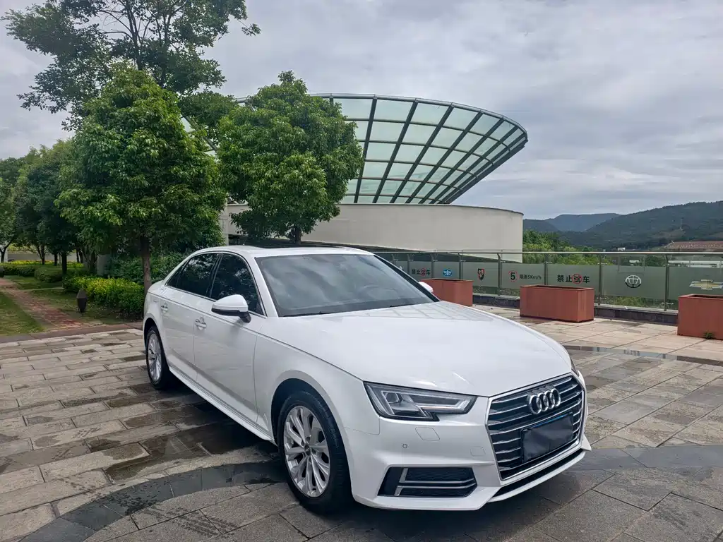 Audi A4L 2019 — фото 3