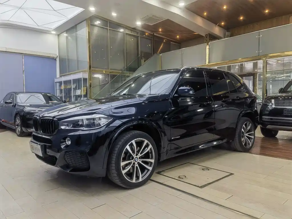 BMW X5 2018 — фото 1