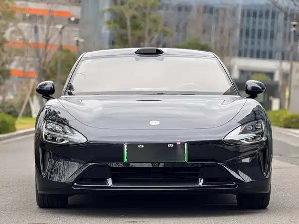 Xiaomi SU7 2024