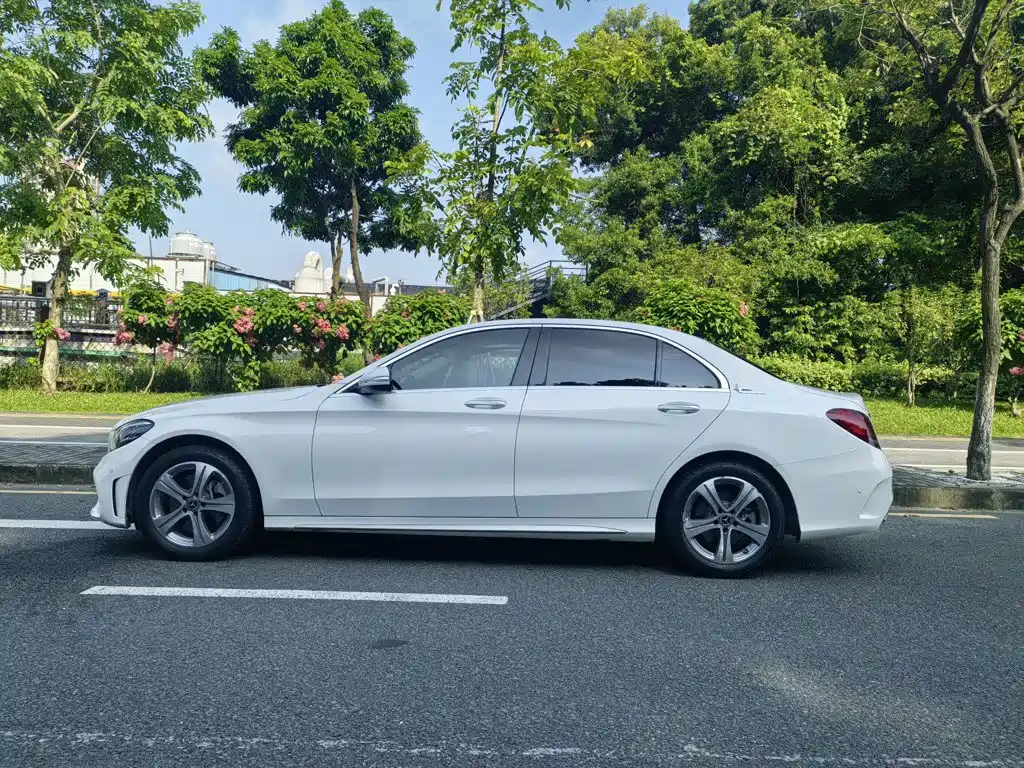 Mercedes-Benz C-Class 2020