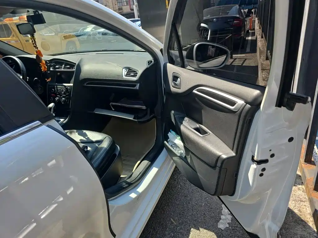 Citroen C4L 2015 — фото 20