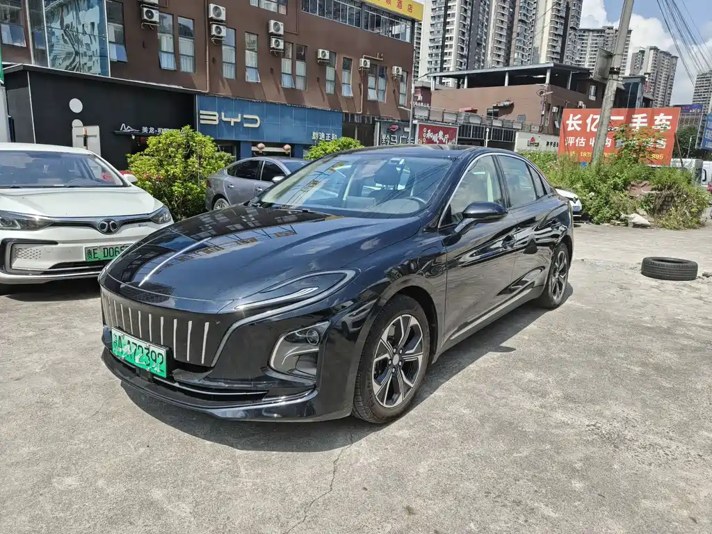 Hongqi E-QM5 2023