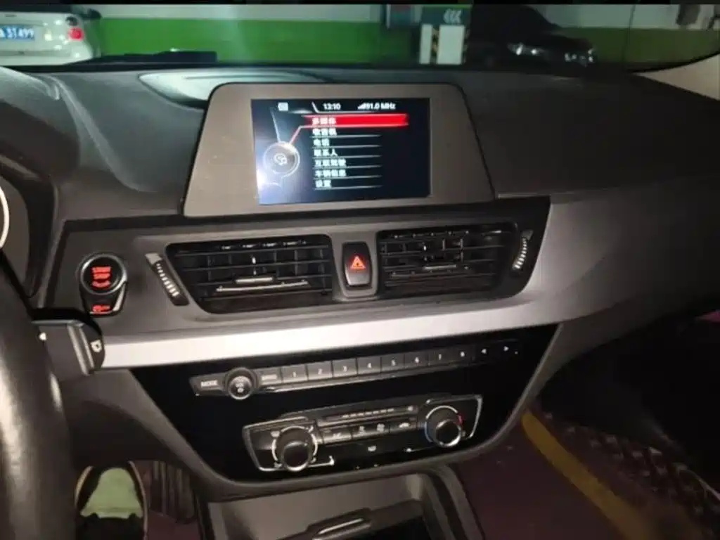 BMW 1 Series 2017 — фото 14