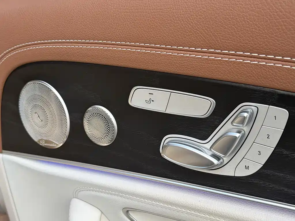 Mercedes-Benz E-Class 2022 — фото 18