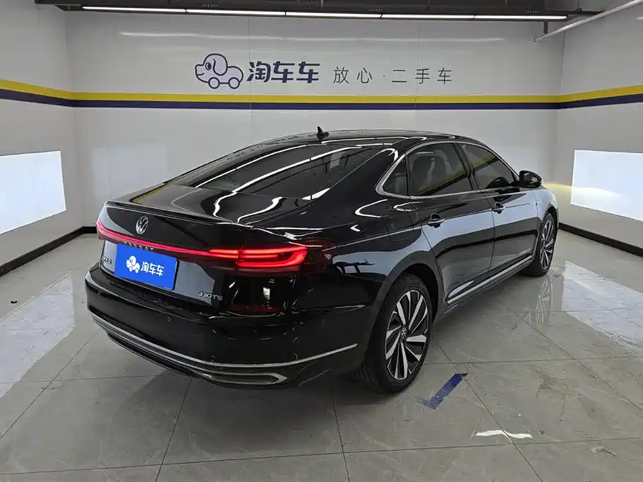 Volkswagen Passat 2022 — фото 3