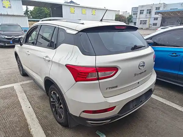 GAC Trumpchi GS4 2015
