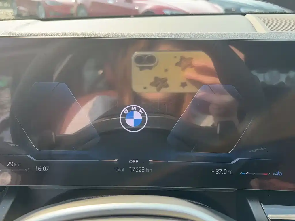 BMW 5 Series 2025 — фото 11