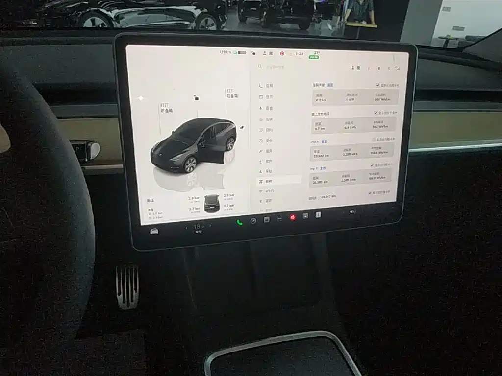 Tesla Model Y 2023 — фото 13