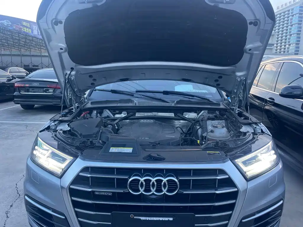 Audi Q5L 2020 — фото 32